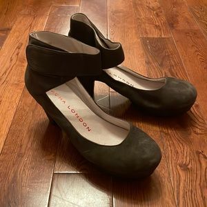 8.5 Brown Sacha London